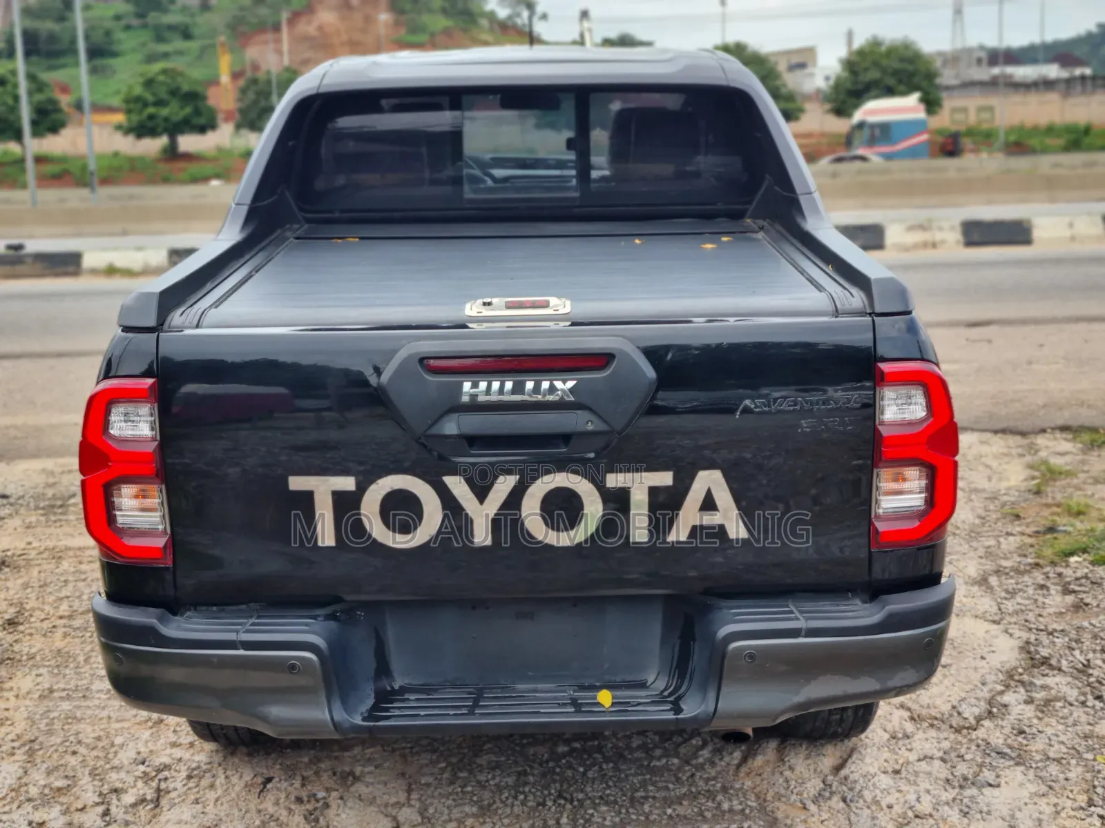 Toyota Hilux 2021 Black