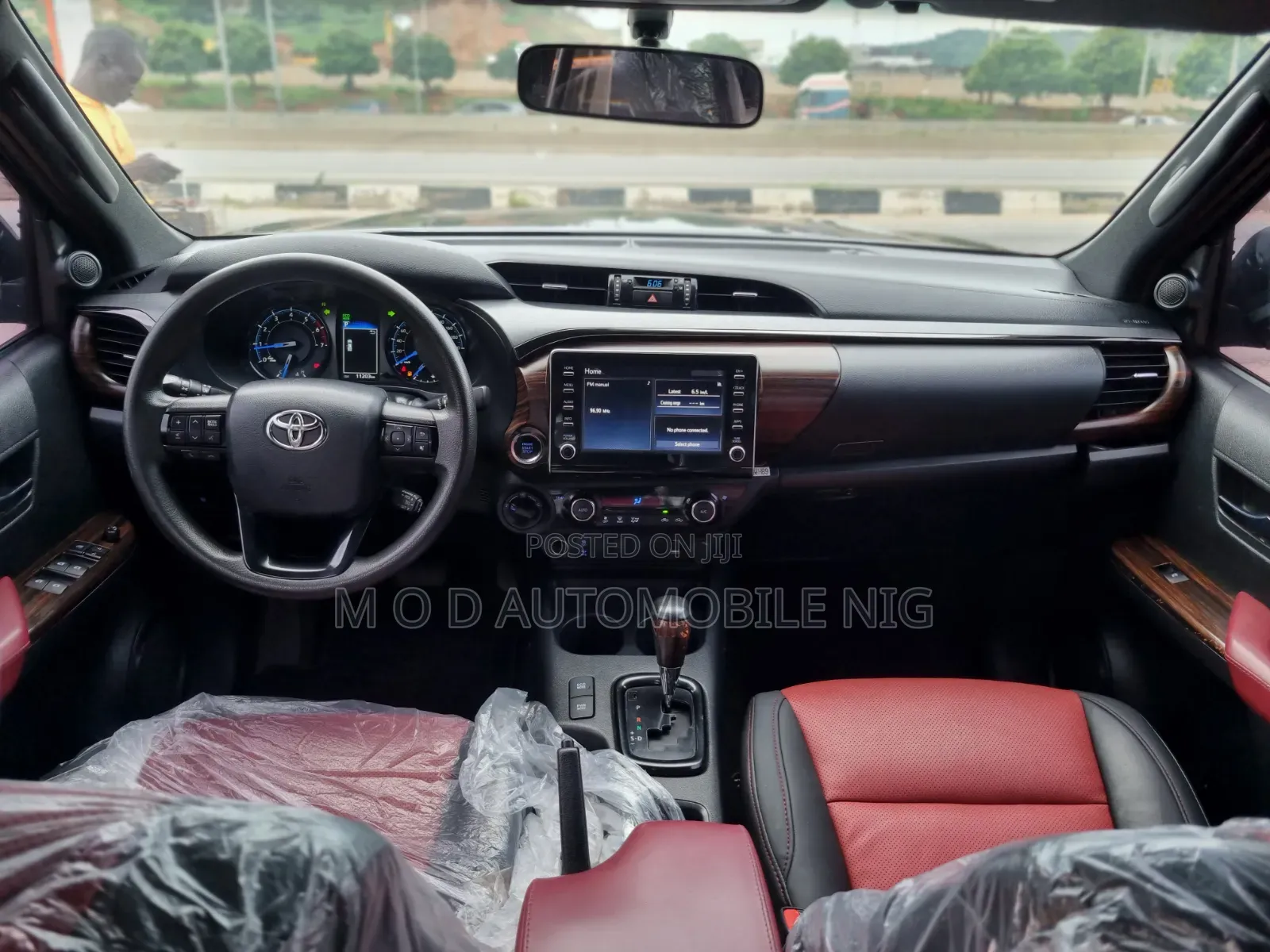 Toyota Hilux 2021 Black