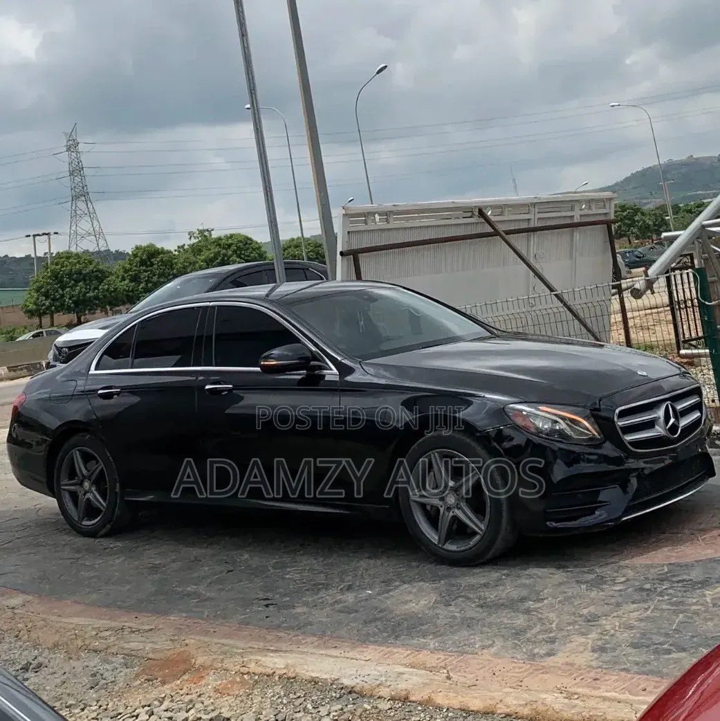 Mercedes-Benz C300 2016 Black