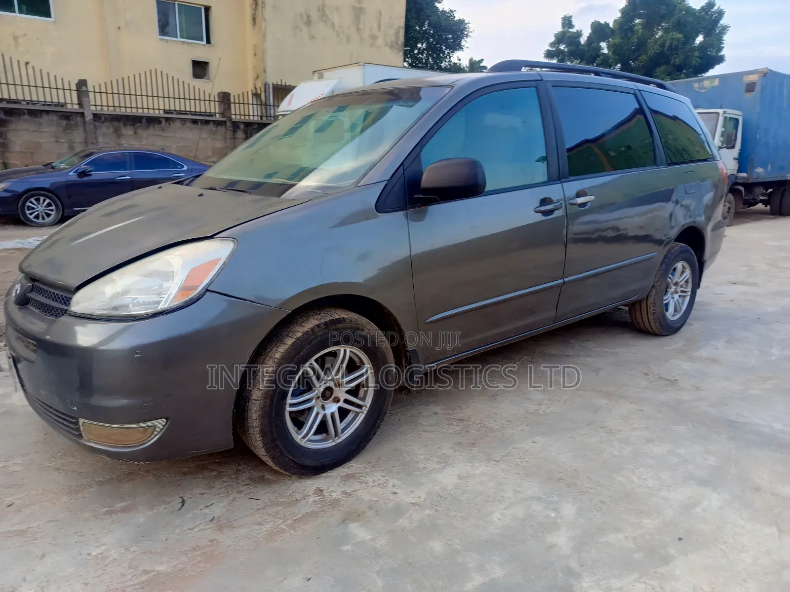 Toyota Sienna 2004 Gray