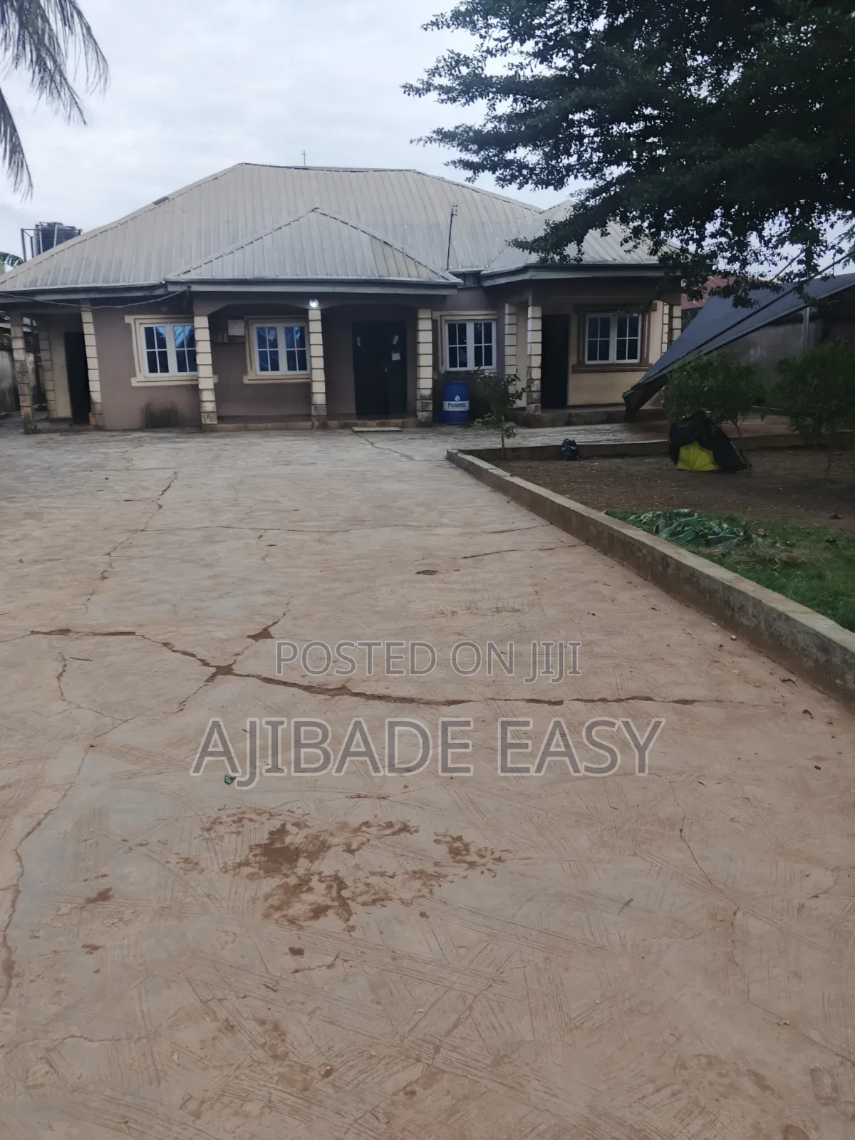 4bdrm Bungalow in Ayobo for sale