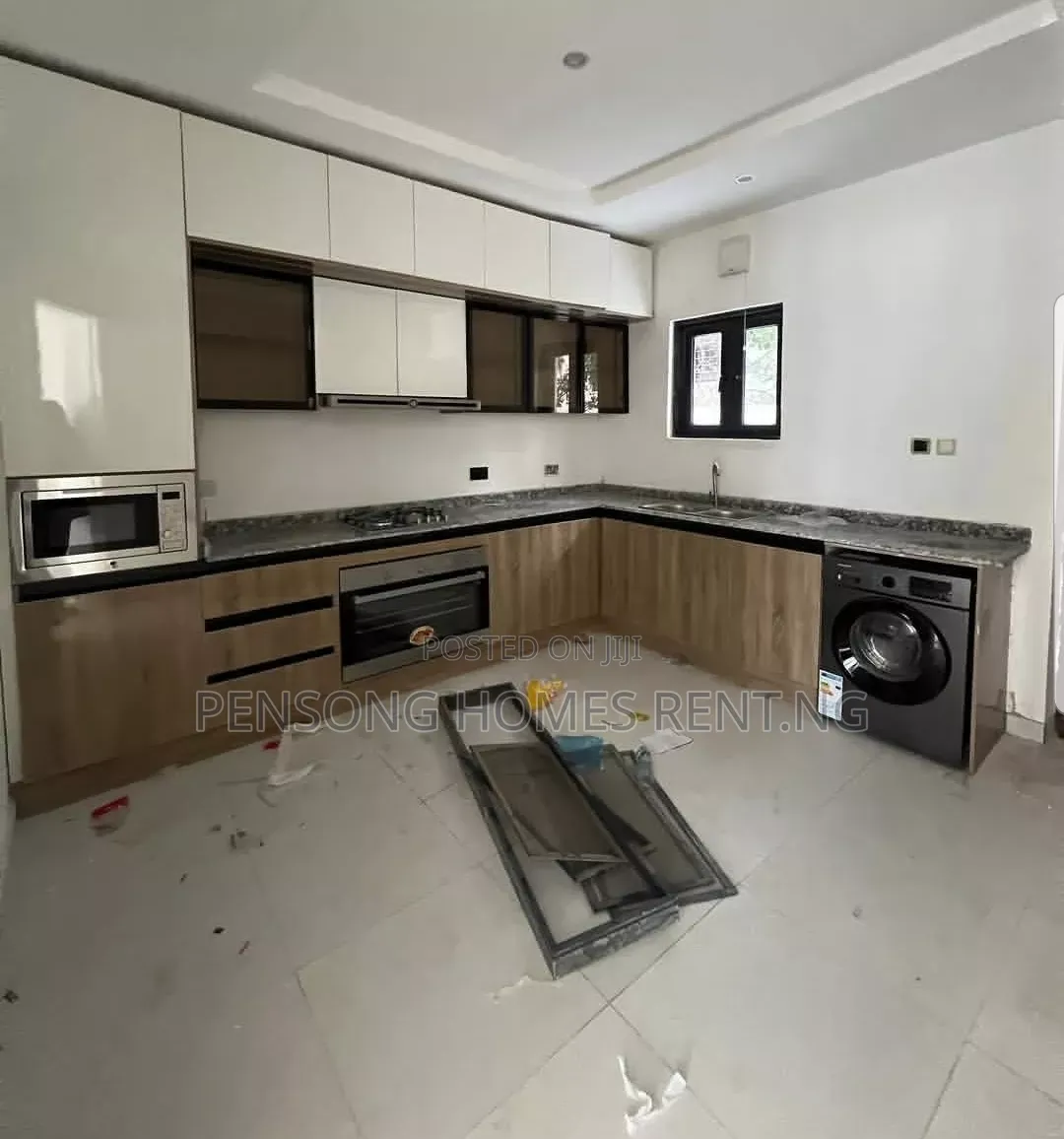 5bdrm Duplex in Ikoyi for rent