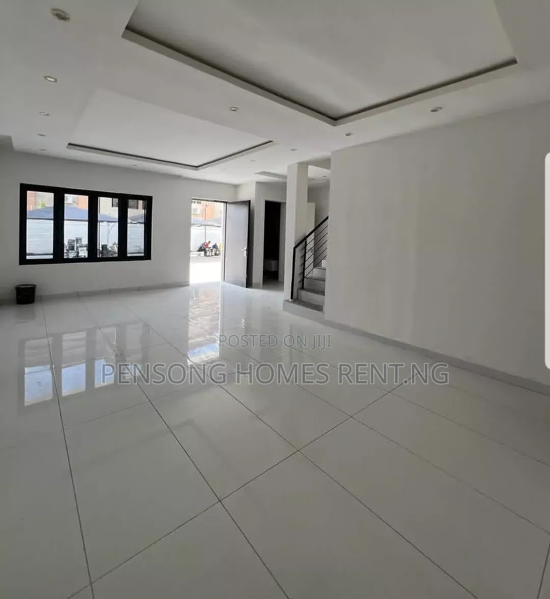 5bdrm Duplex in Ikoyi for rent