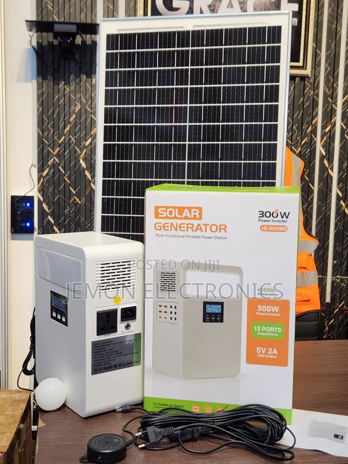 300w Lithium Battery Solar Generator With Solar Panel