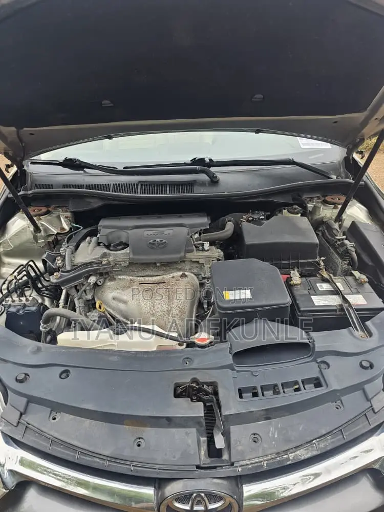 Toyota Camry 2016 Gold