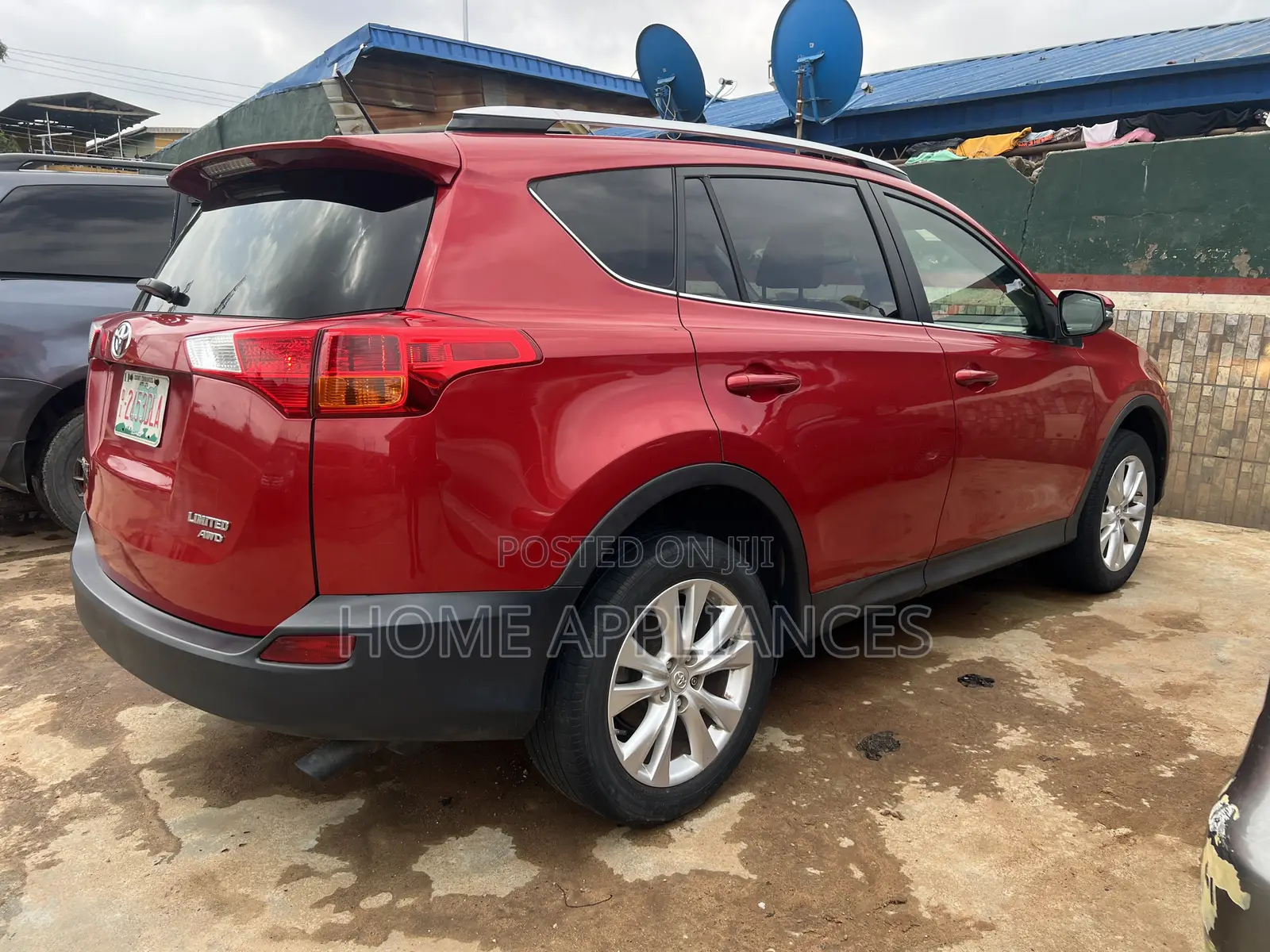 Toyota RAV4 Limited 4dr SUV AWD (2.5L 4cyl 6A) 2015 Red