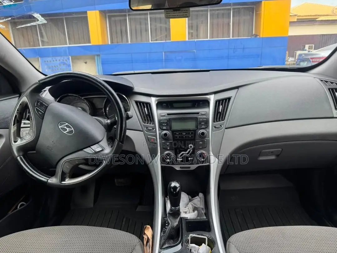 Hyundai Sonata GLS Sedan FWD (2.4L 4cyl 6A) 2013 White