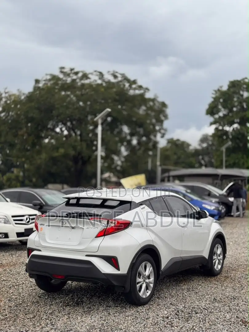 Toyota C-HR 2024 White