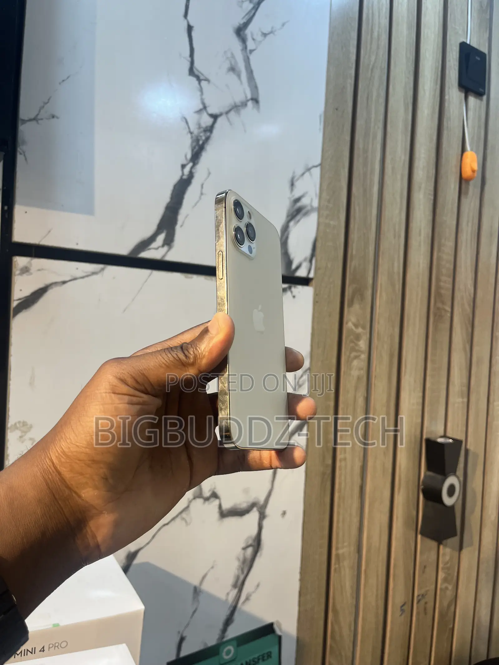 Apple iPhone 16 Pro Max 256 GB Gold