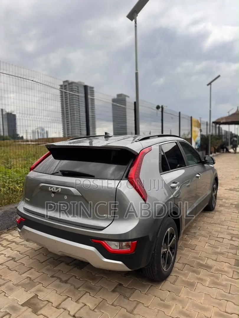 New Kia Niro 2025 Beige