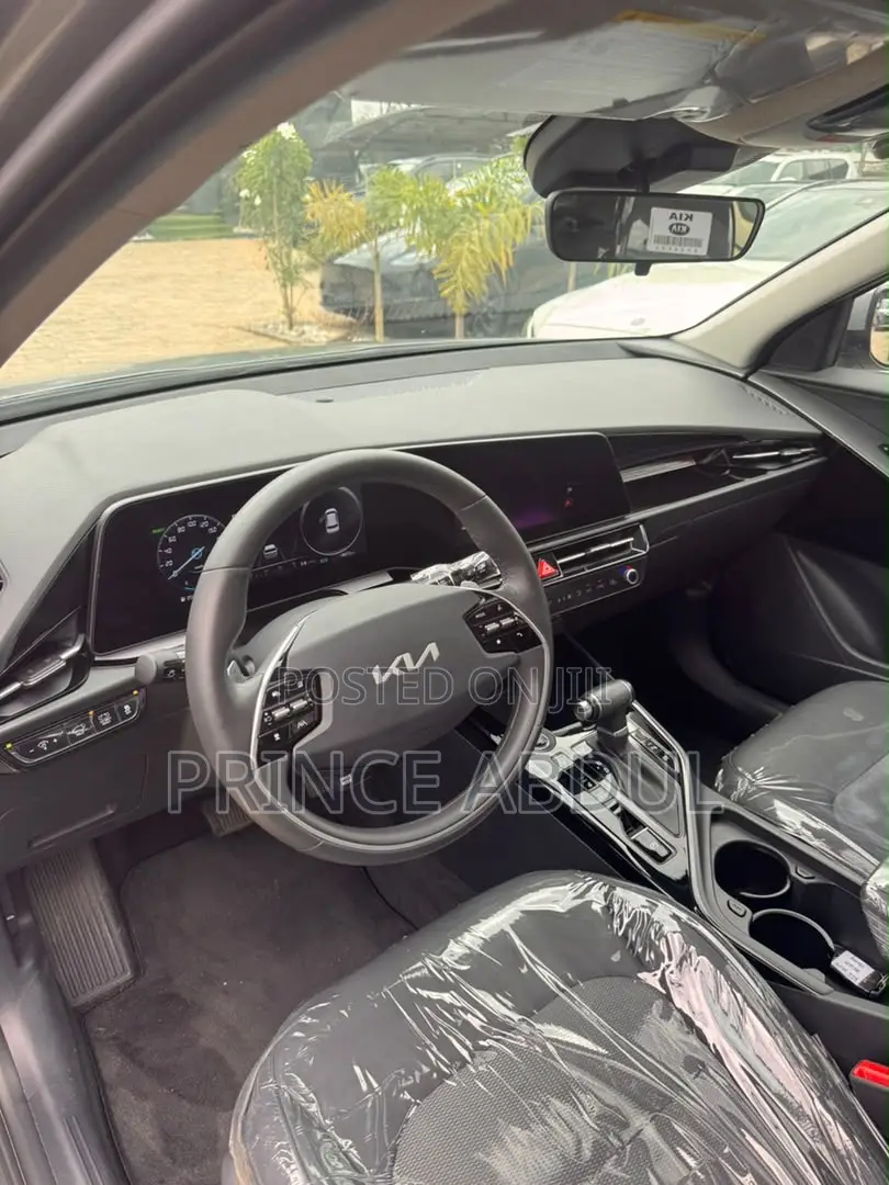 New Kia Niro 2025 Beige