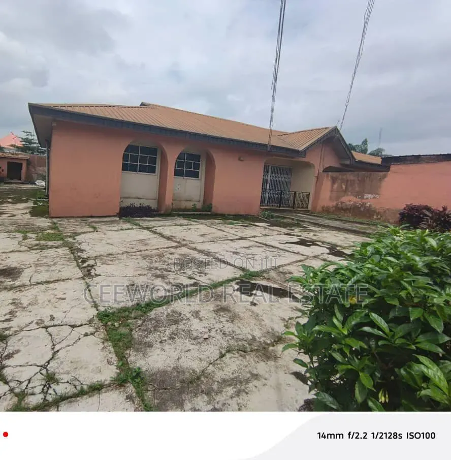 Commercial Spacious 3 Bedroom Detached Bungalow With Bq and Lock-Up