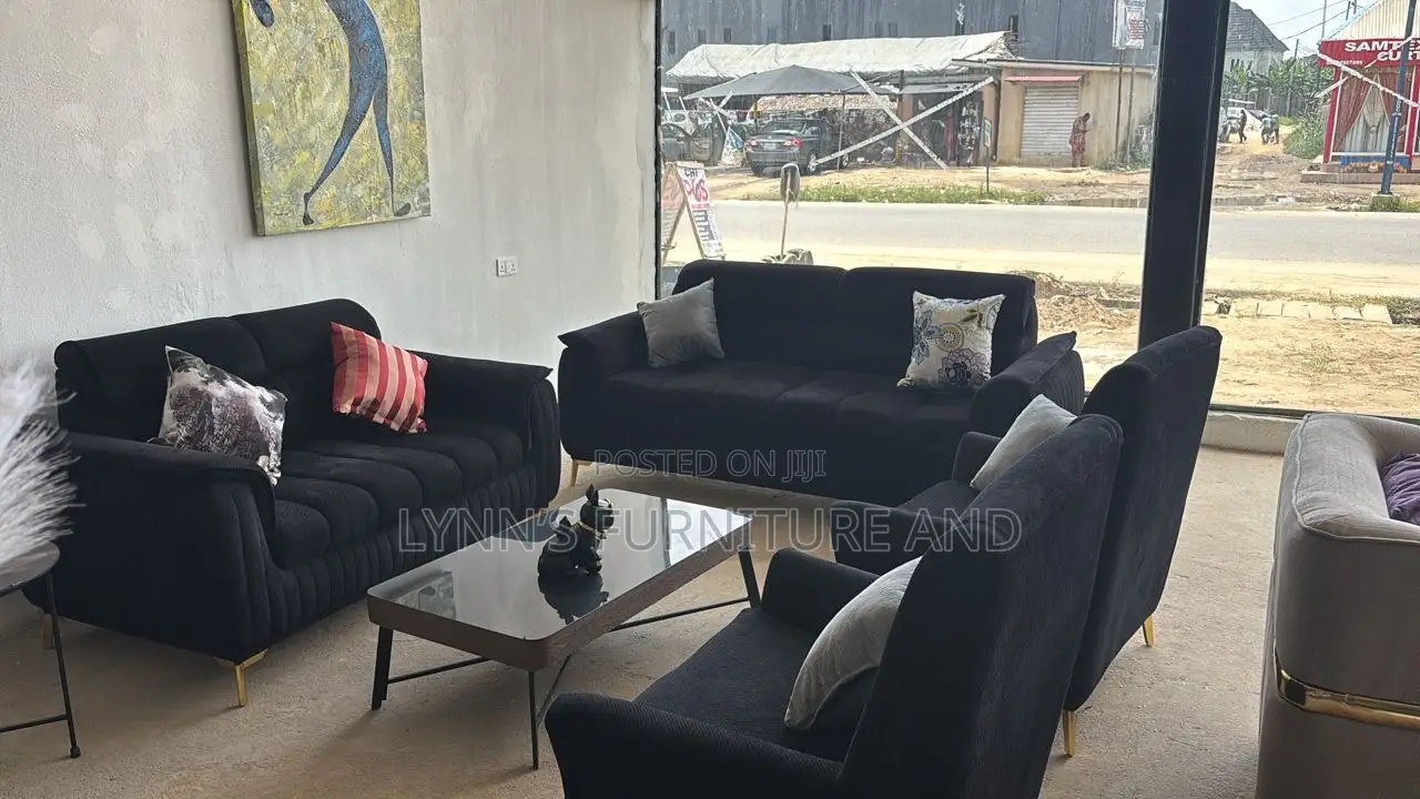 7 Seater Padded Chair