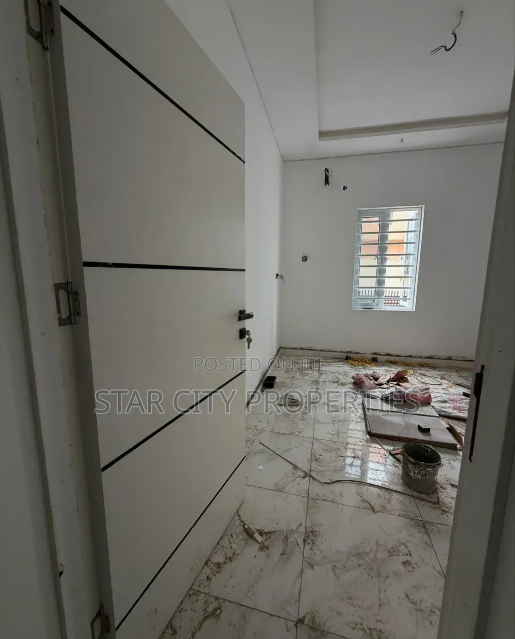 5bdrm Apartment in Ikeja Lagos, Opebi for sale