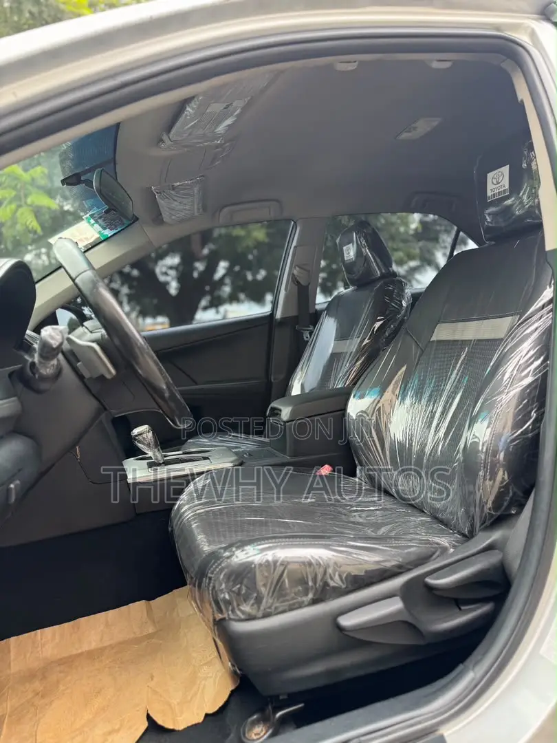 Toyota Camry SE 4dr Sedan (2.5L 4cyl 6A) 2014 Silver