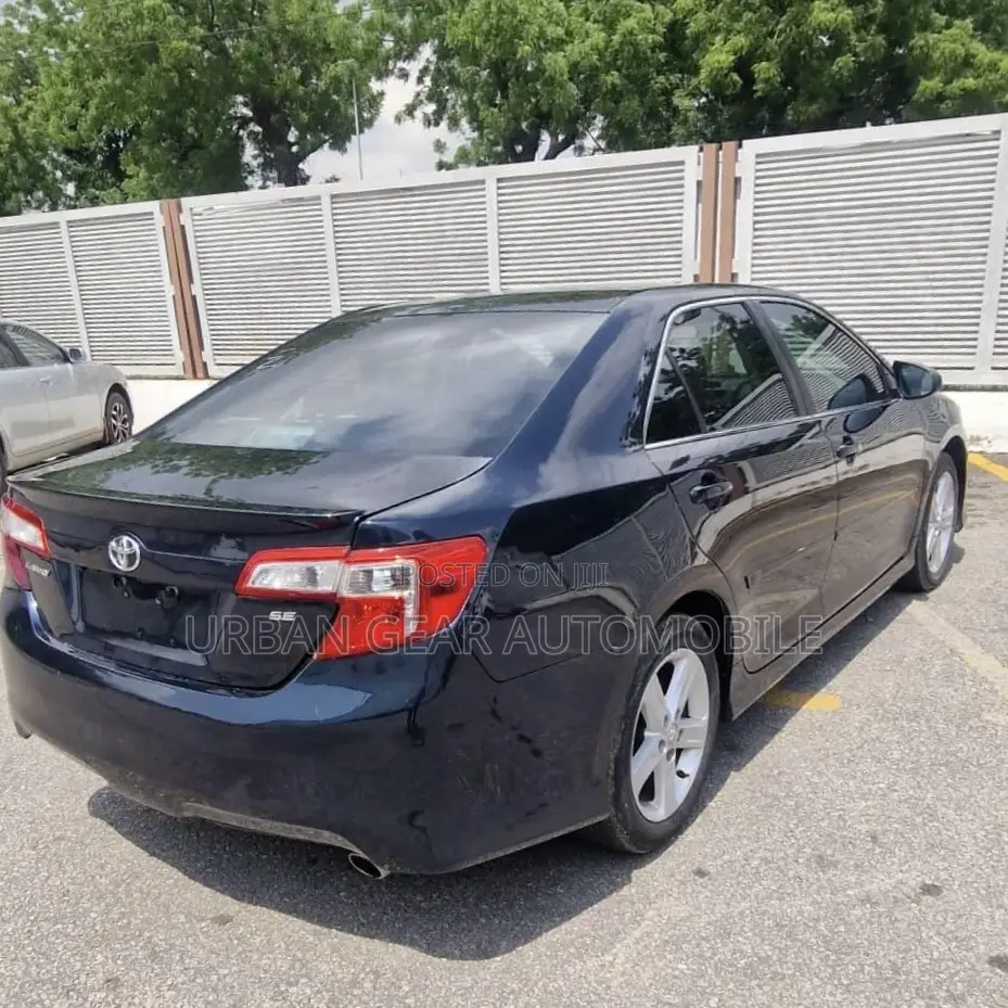 Toyota Camry SE 4dr Sedan (2.5L 4cyl 6A) 2014 Black