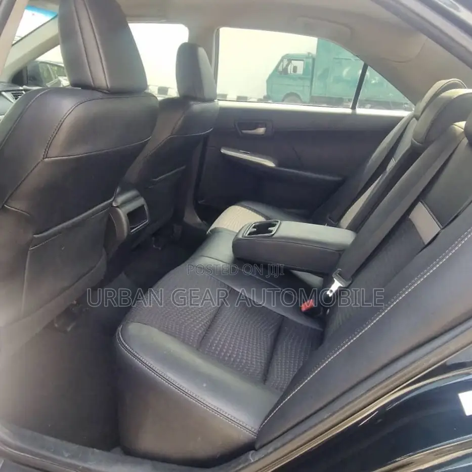 Toyota Camry SE 4dr Sedan (2.5L 4cyl 6A) 2014 Black