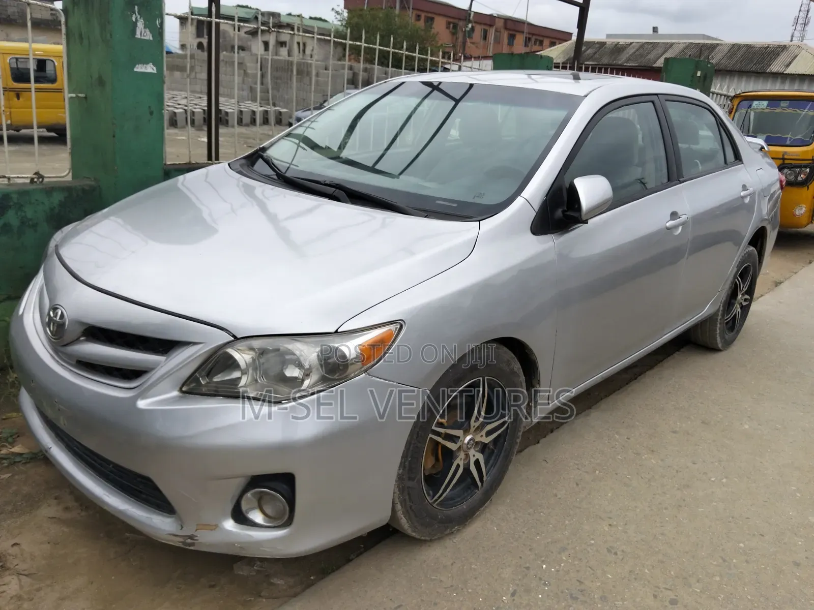 Toyota Corolla 2011 Silver