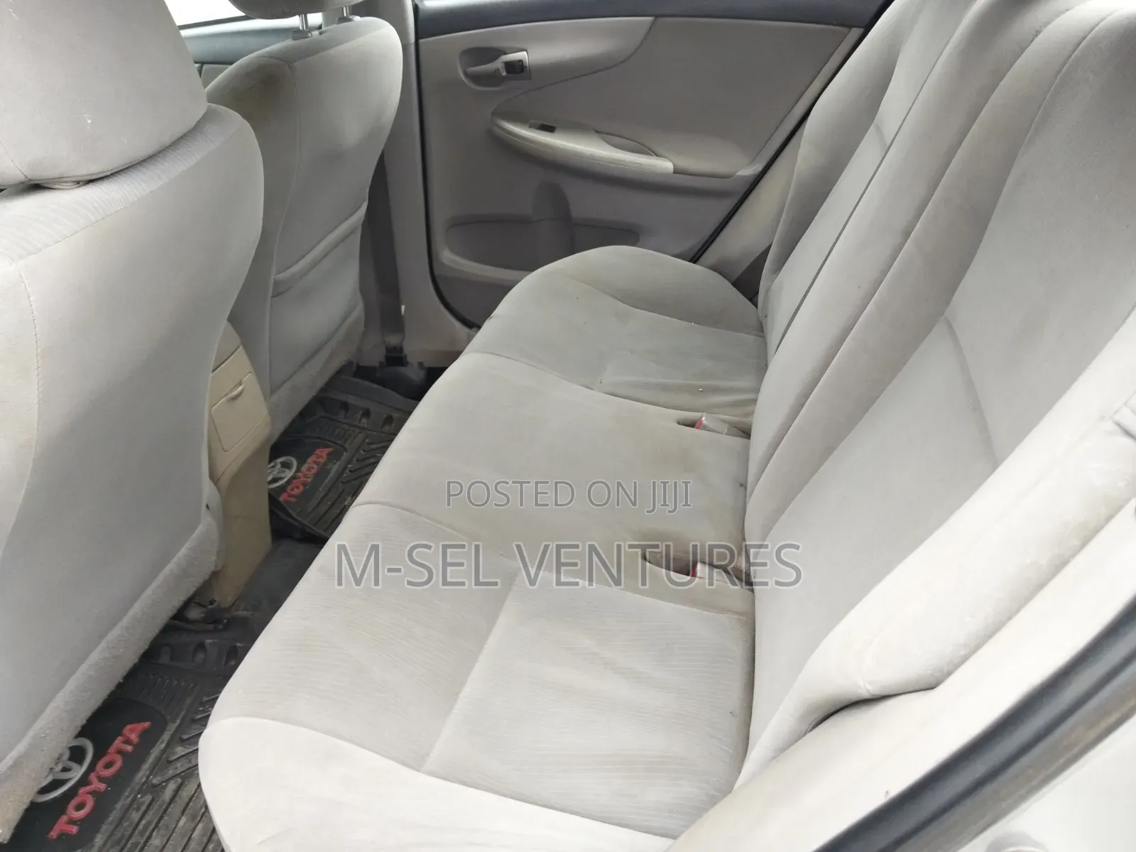 Toyota Corolla 2011 Silver