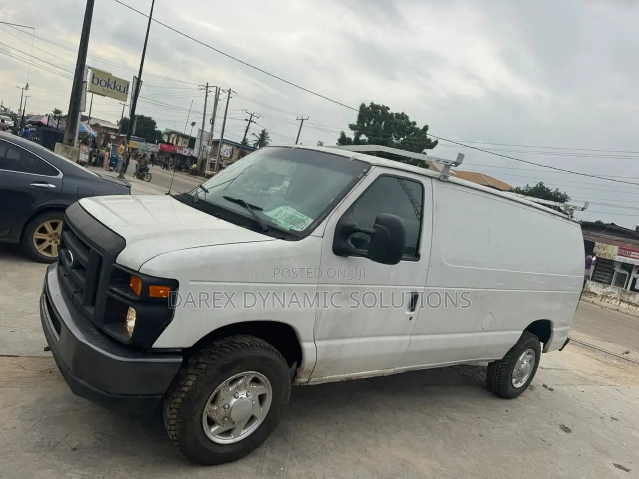 Ford E-250 Van 2011 White