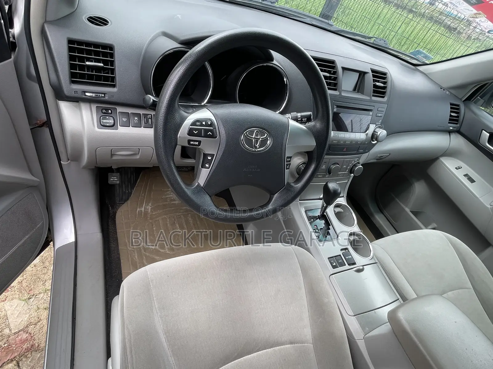 Toyota Highlander 2012 Gray