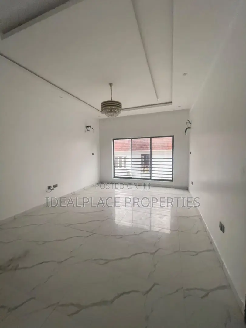 3bdrm Apartment in Ikate for sale