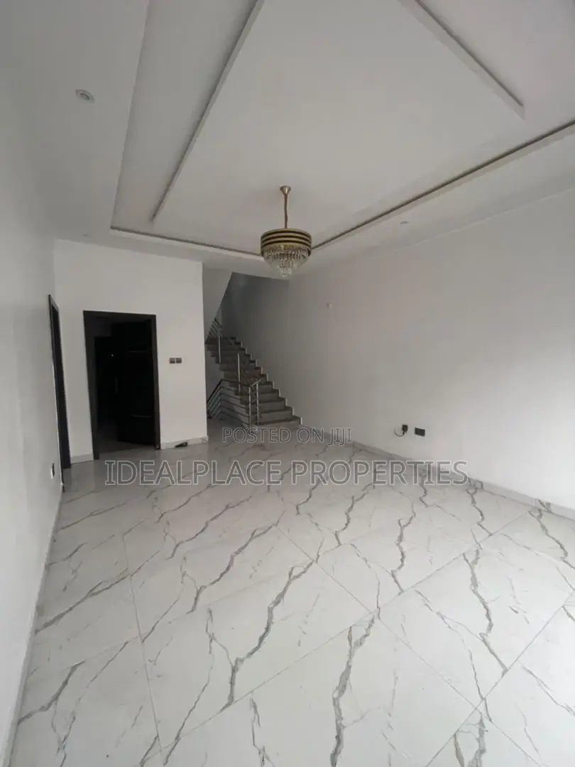 3bdrm Apartment in Ikate for sale
