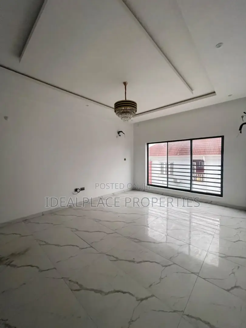 3bdrm Apartment in Ikate for sale