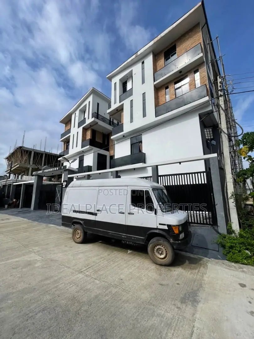 Furnished 2bdrm Penthouse in Lekki for sale