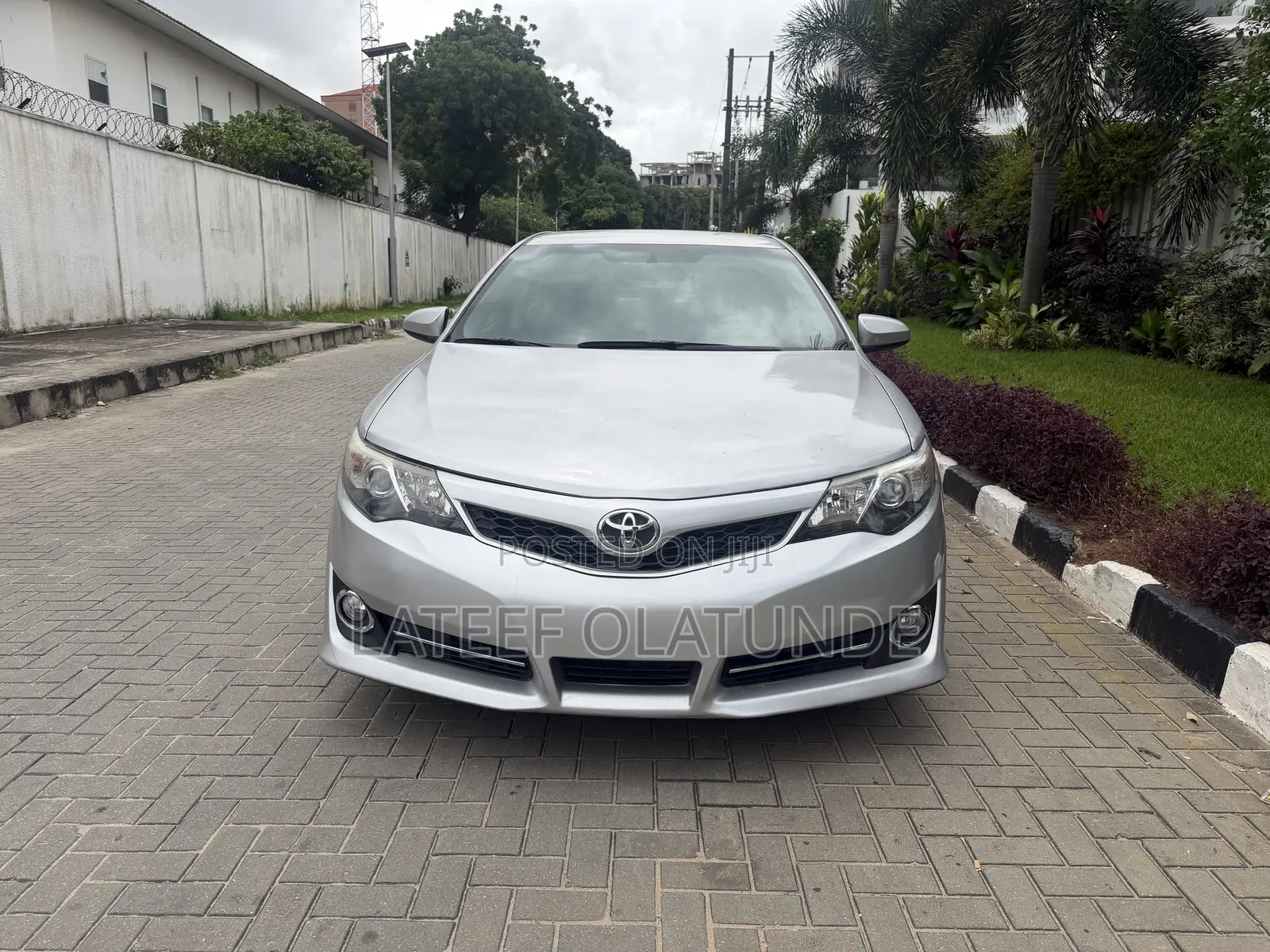 Toyota Camry SE 4dr Sedan (2.5L 4cyl 6A) 2014 Silver