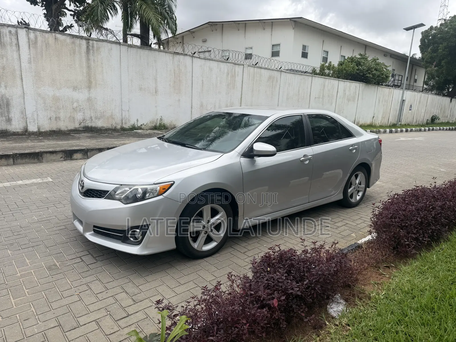 Toyota Camry SE 4dr Sedan (2.5L 4cyl 6A) 2014 Silver