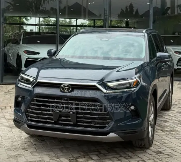 Toyota Highlander 2024 Black