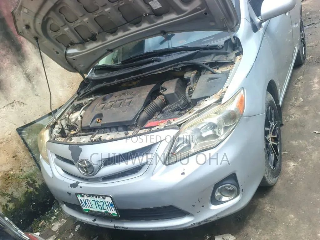 Toyota Corolla 2012 Silver