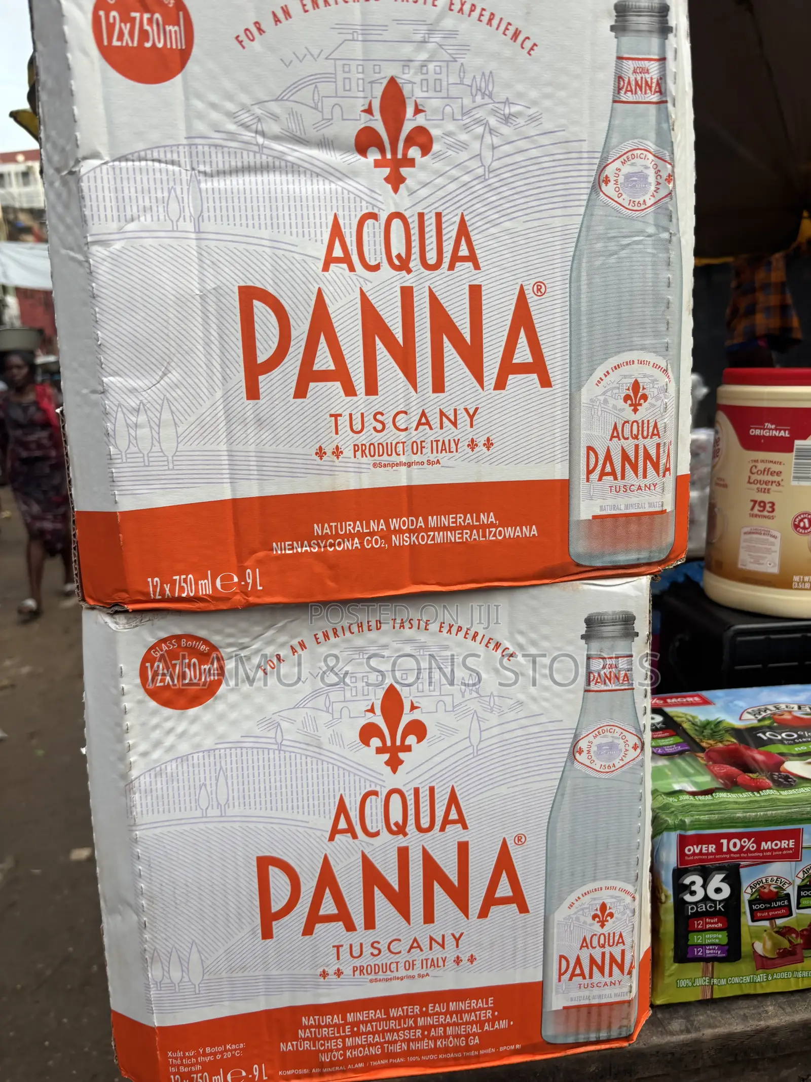 Acqua Panna Natural Mineral Water – 750ml Glass Bottles
