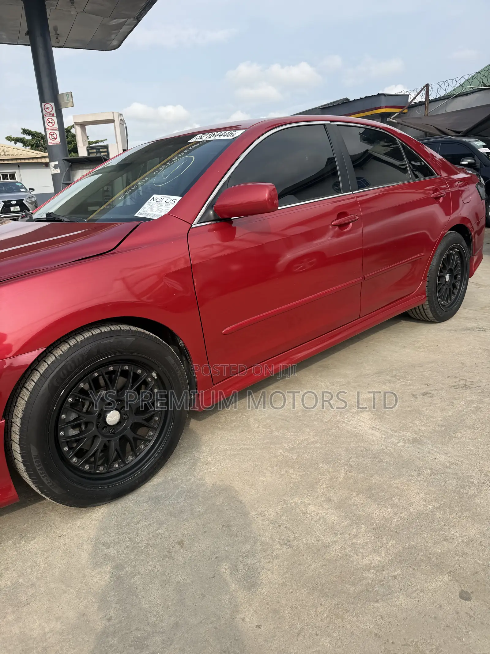 Toyota Camry SE 4dr Sedan (2.5L 4cyl 6A) 2011 Red