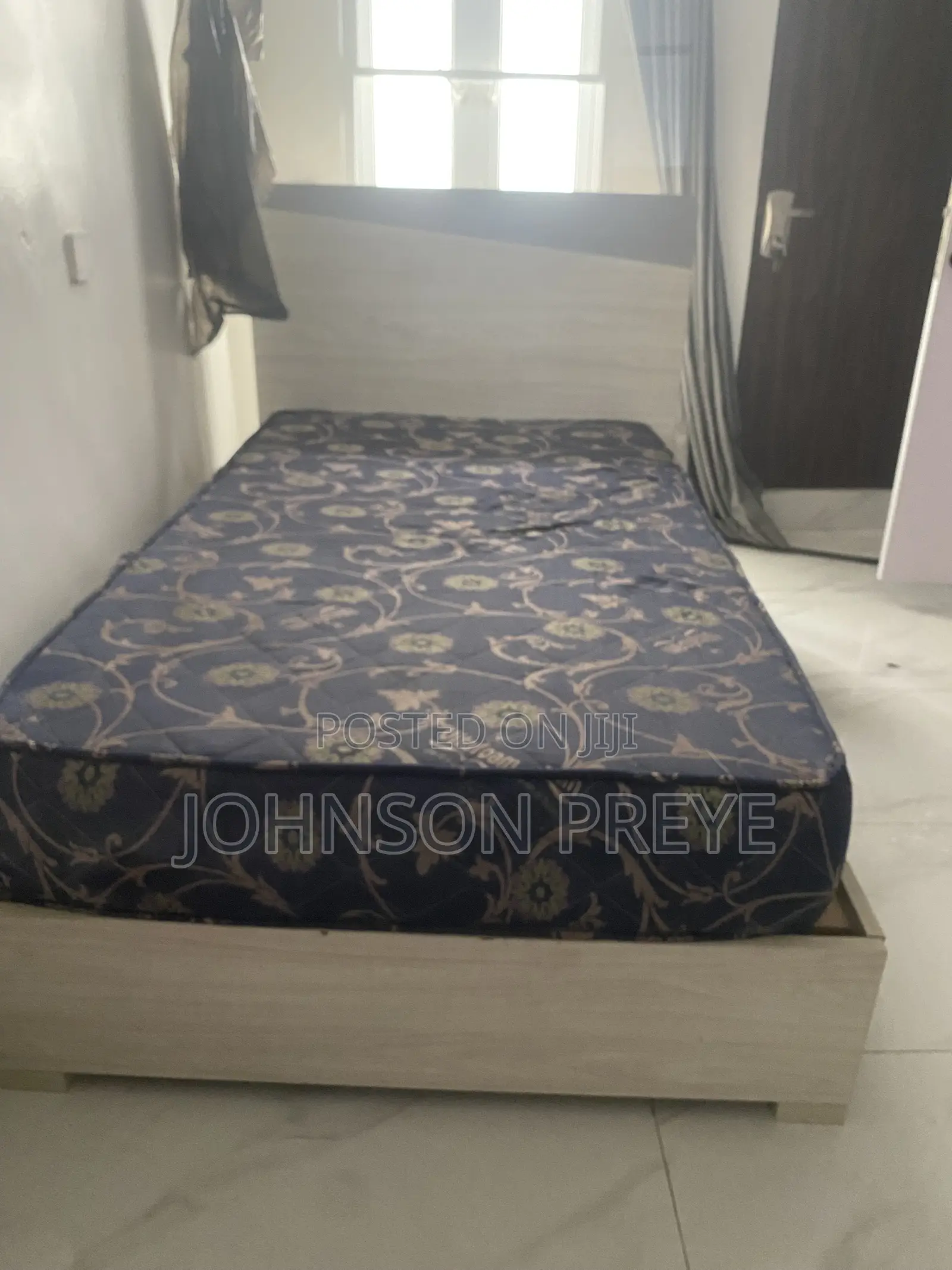 2bdrm Apartment in Abisola Court, Lekki Phase 1 for sale