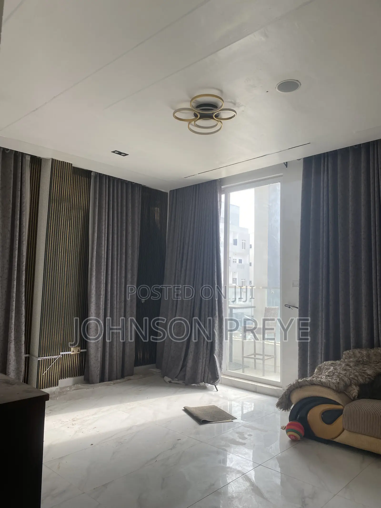 2bdrm Apartment in Abisola Court, Lekki Phase 1 for sale