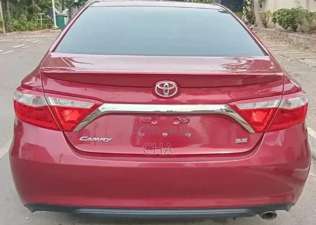 Toyota Camry SE 4dr Sedan (2.5L 4cyl 6A) 2016 Red