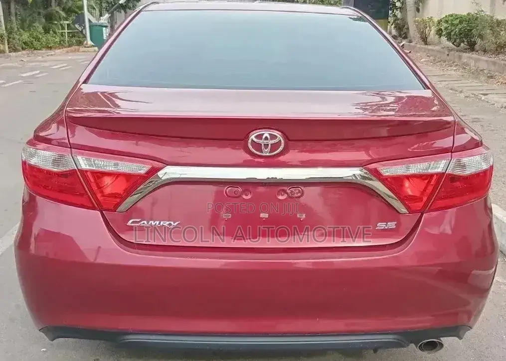 Toyota Camry SE 4dr Sedan (2.5L 4cyl 6A) 2016 Red