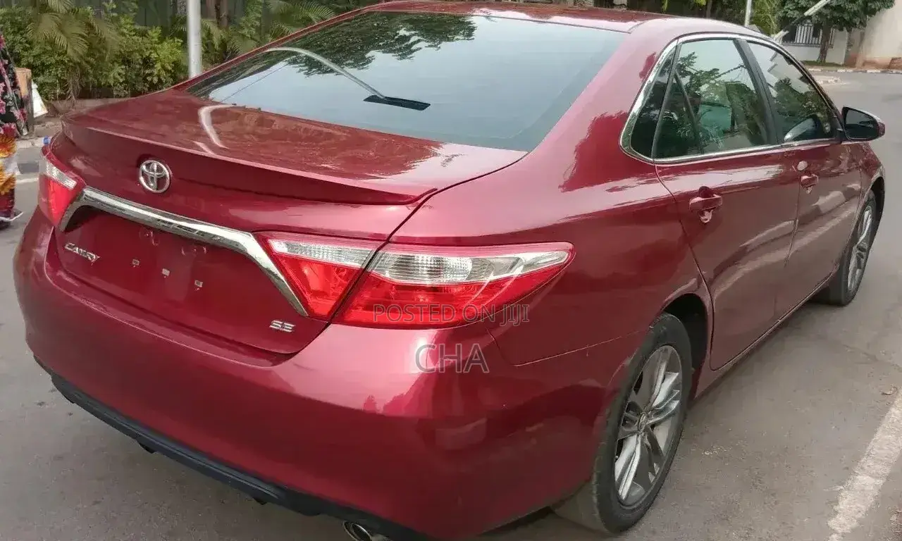 Toyota Camry SE 4dr Sedan (2.5L 4cyl 6A) 2016 Red