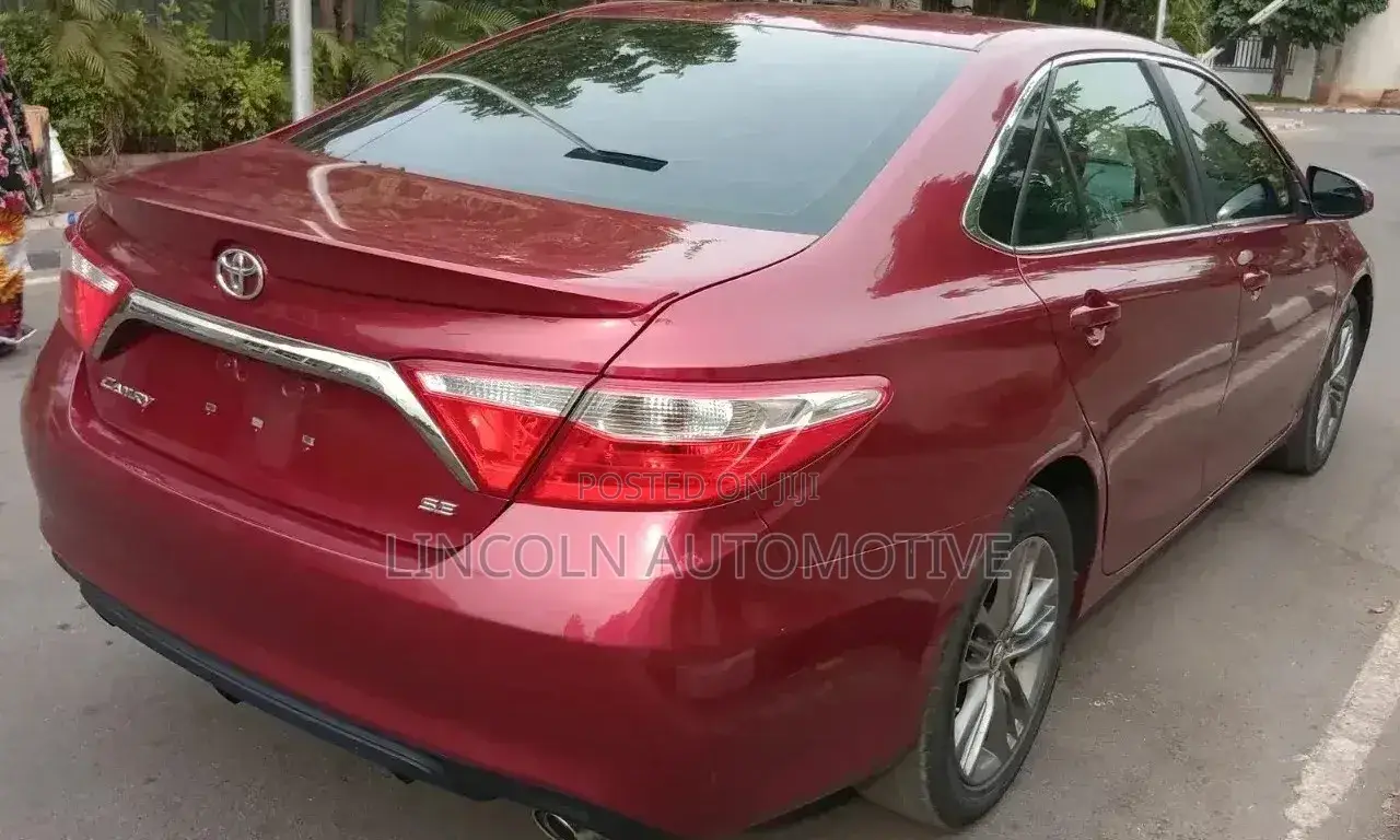 Toyota Camry SE 4dr Sedan (2.5L 4cyl 6A) 2016 Red