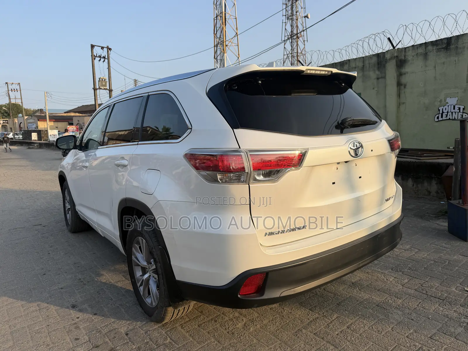 Toyota Highlander XLE 4dr SUV AWD (3.5L 6cyl 6A) 2015 White
