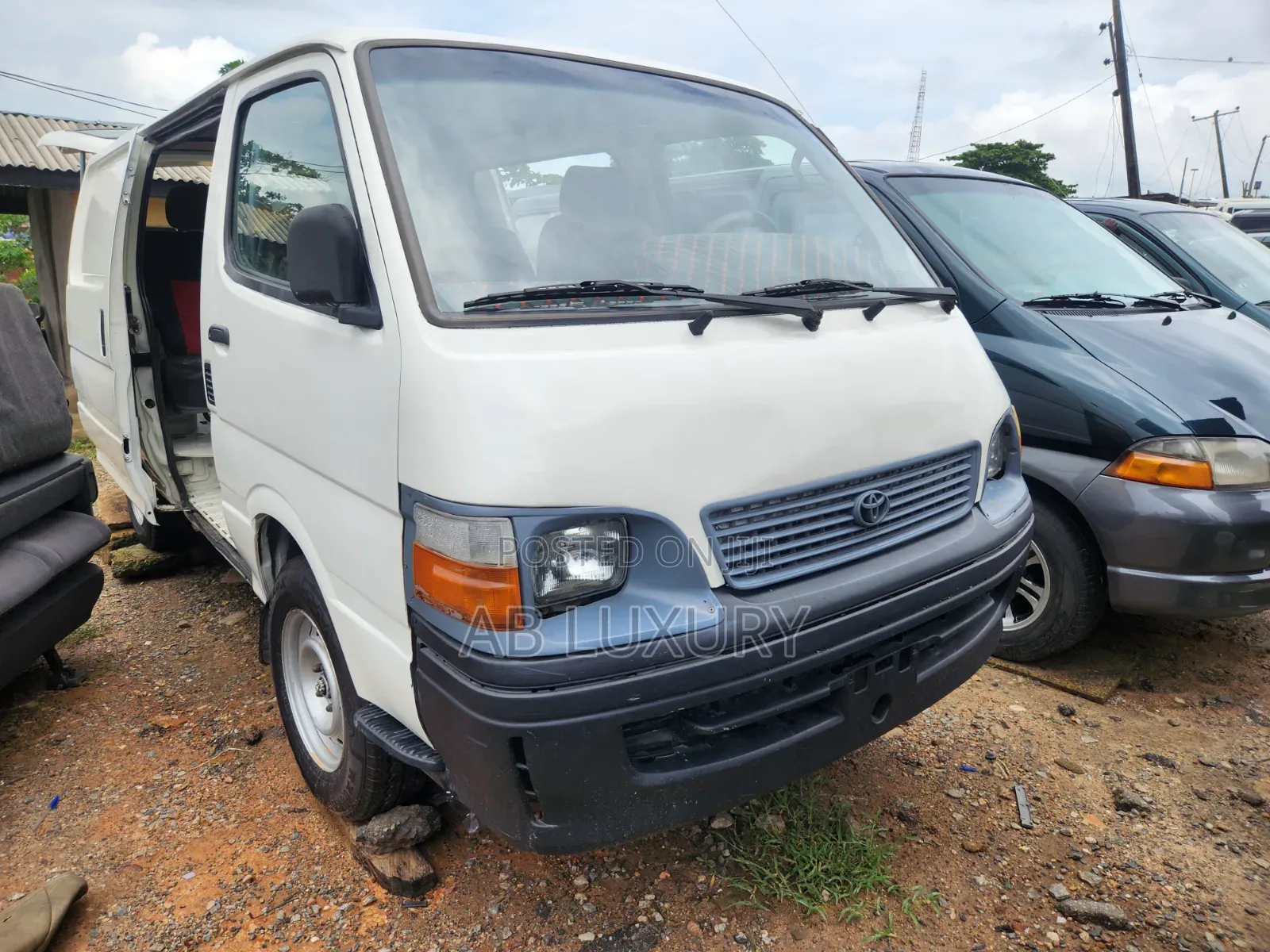 Toyota HiAce 2006 White