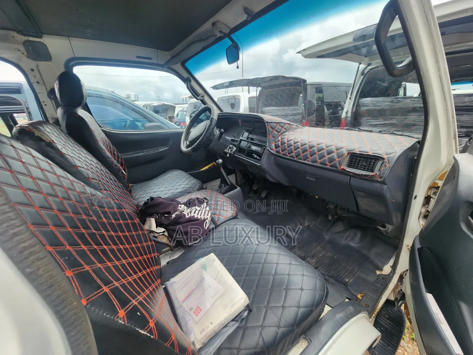 Toyota HiAce 2006 White