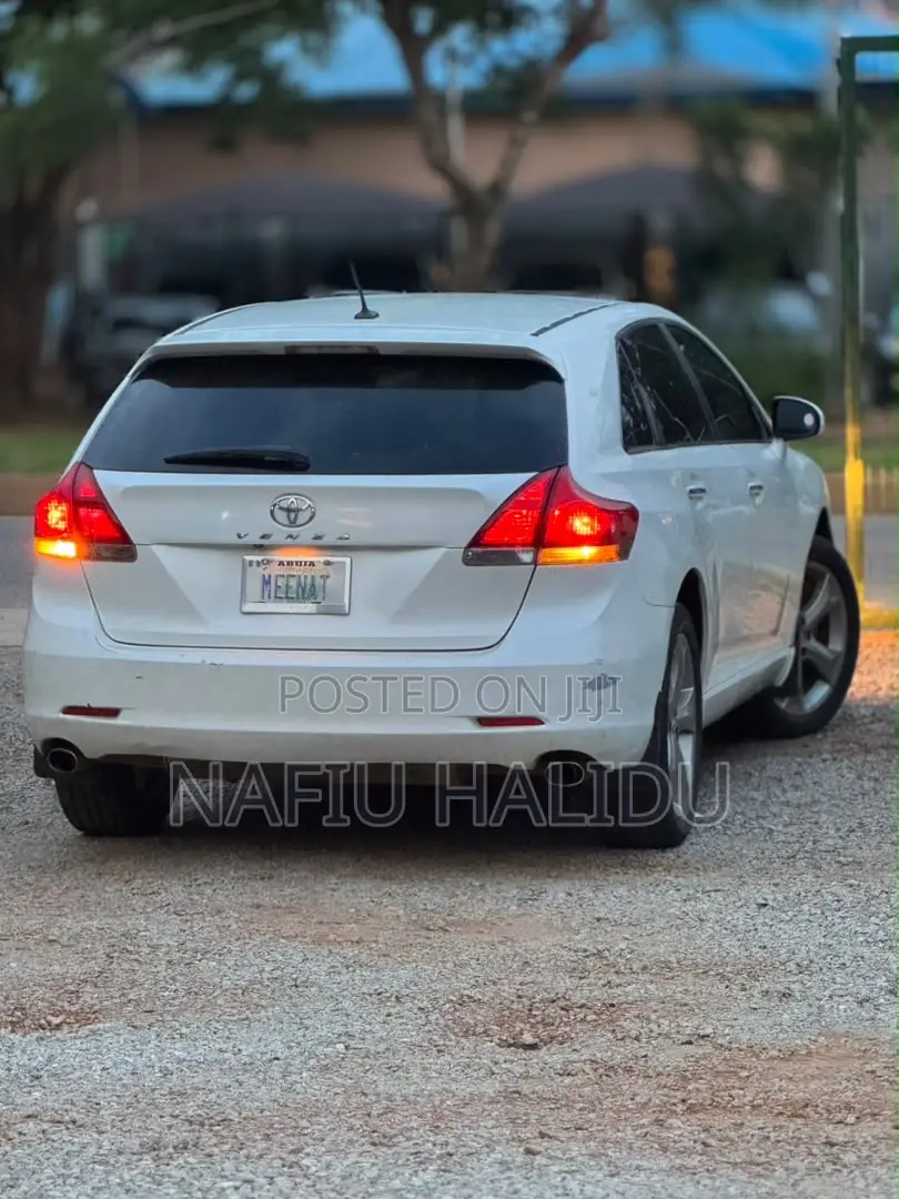 Toyota Venza 2011 White