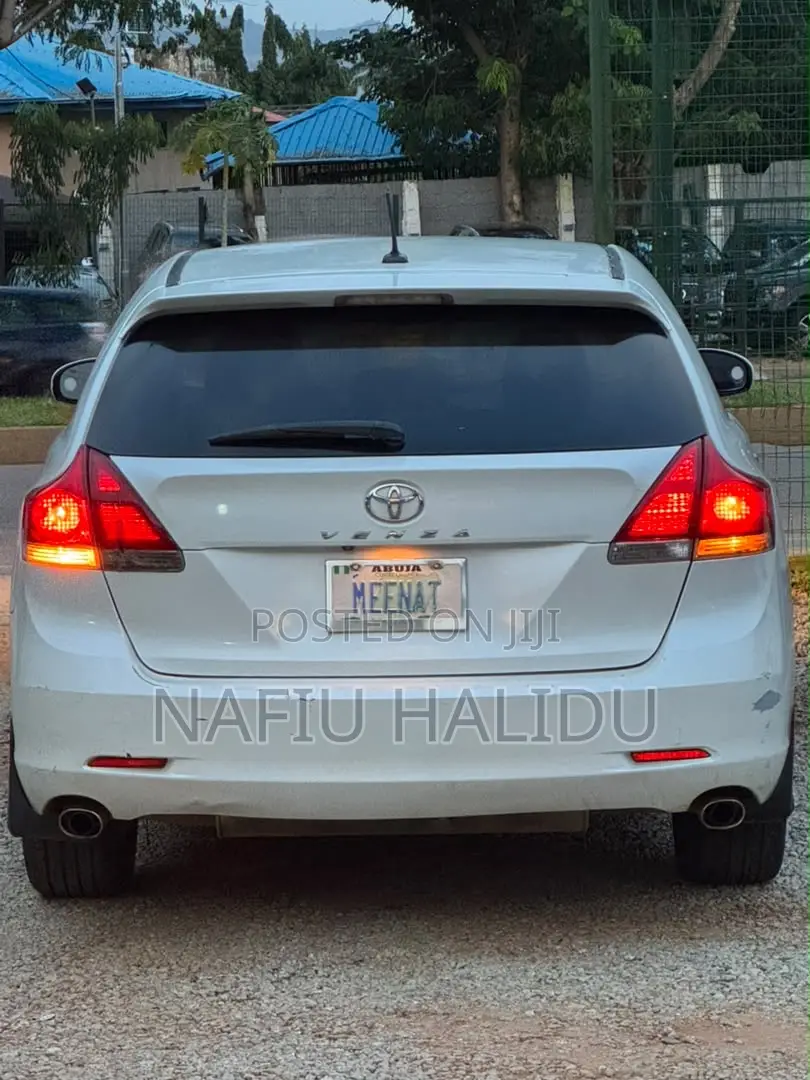 Toyota Venza 2011 White