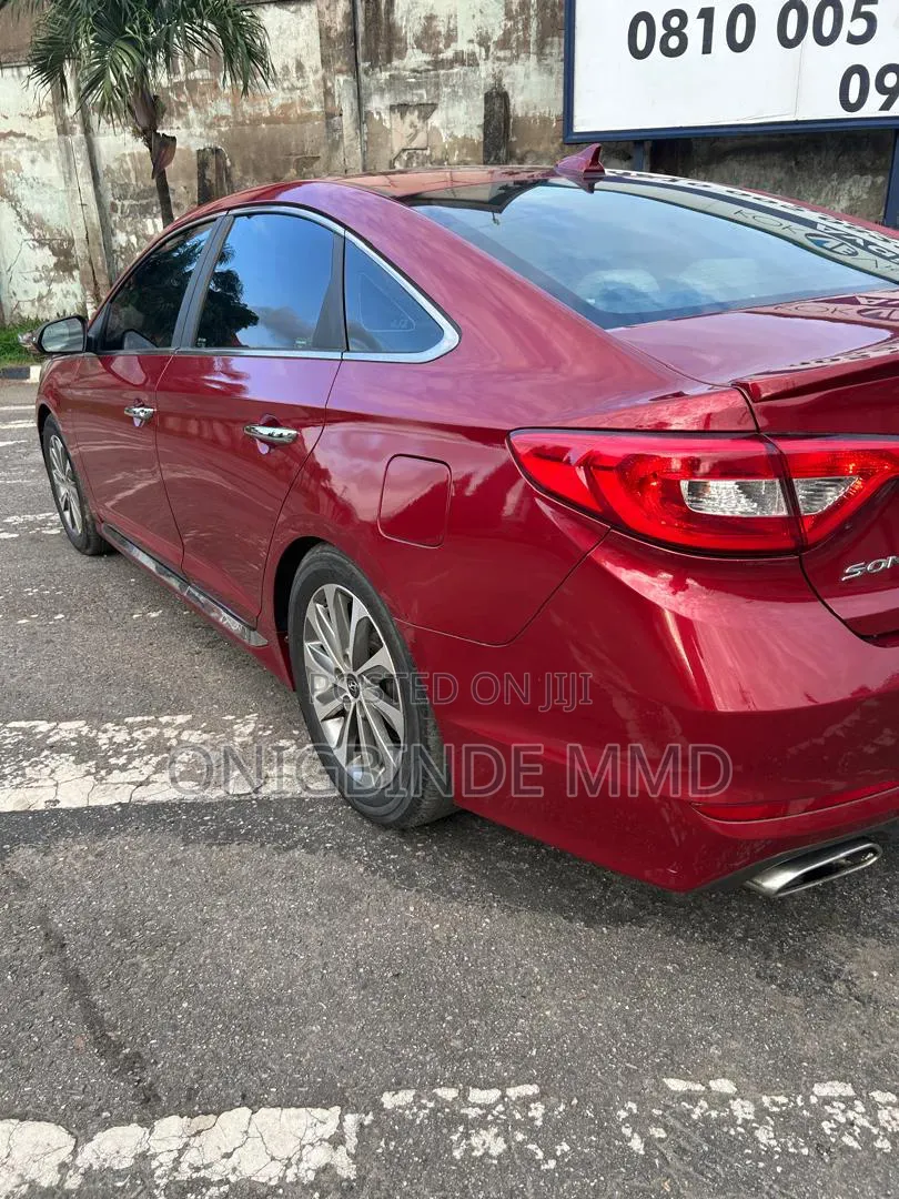 Hyundai Sonata 2016 Red