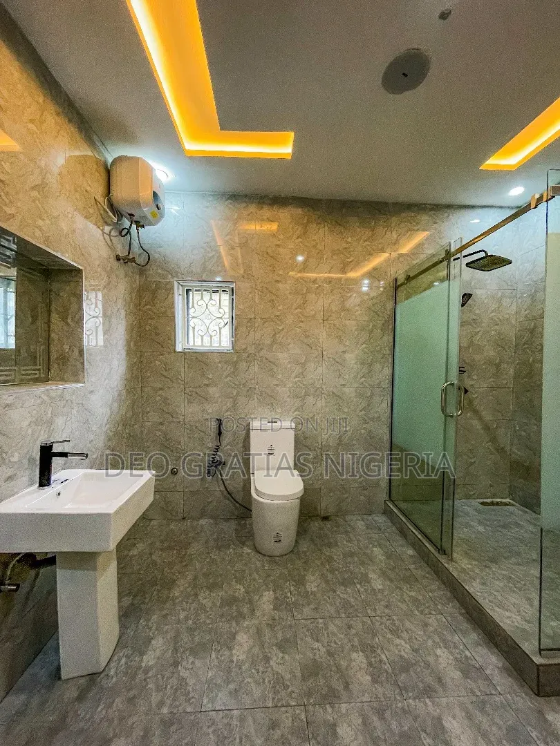 4bdrm Duplex in Estate, Lokogoma for sale