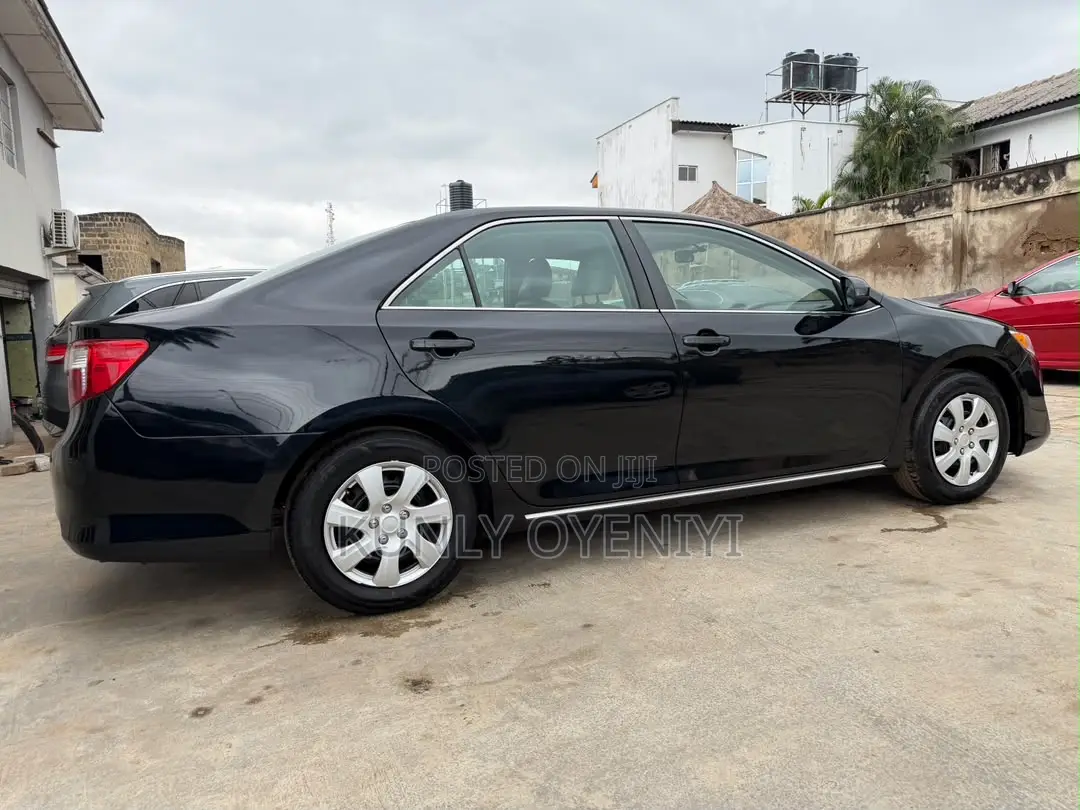 Toyota Camry LE 4dr Sedan (2.5L 4cyl 6A) 2014 Black