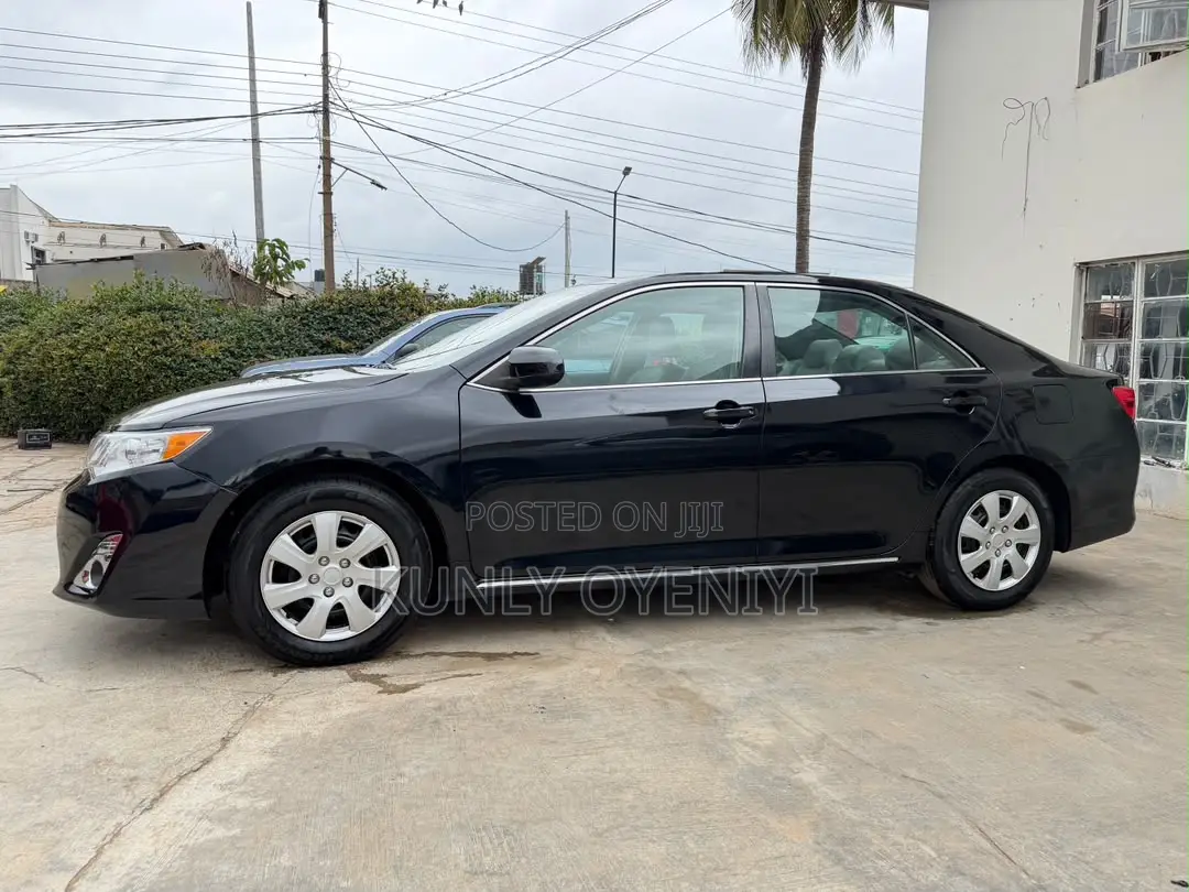 Toyota Camry LE 4dr Sedan (2.5L 4cyl 6A) 2014 Black